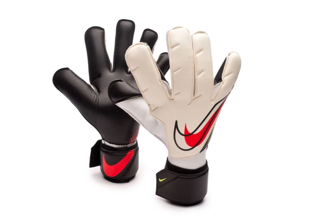 post card Blogs Fútbol Emotion Portugal - Top 5 Luvas de guarda-redes 2021 - 2.webp